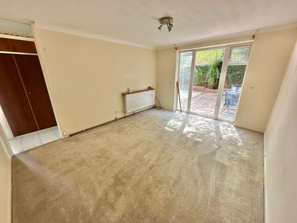 Property photo 2 of 9 8B581351-6B8d-4Ad9-9c28-07062814d21E