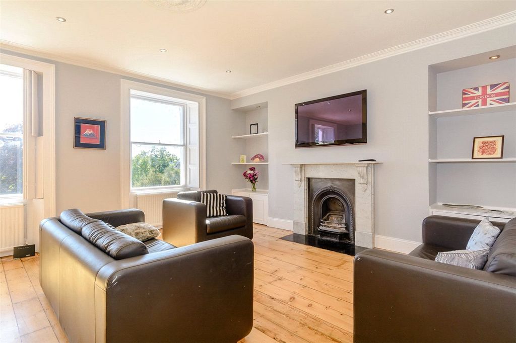 Property photo 3 of 12 Living Room