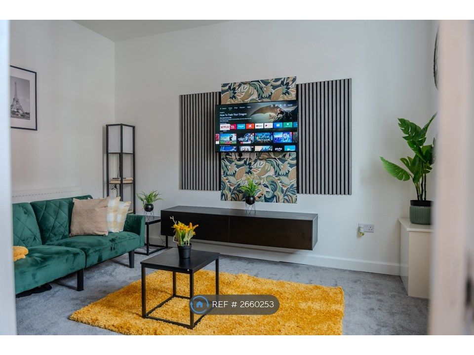 Property photo 2 of 10 Living Room