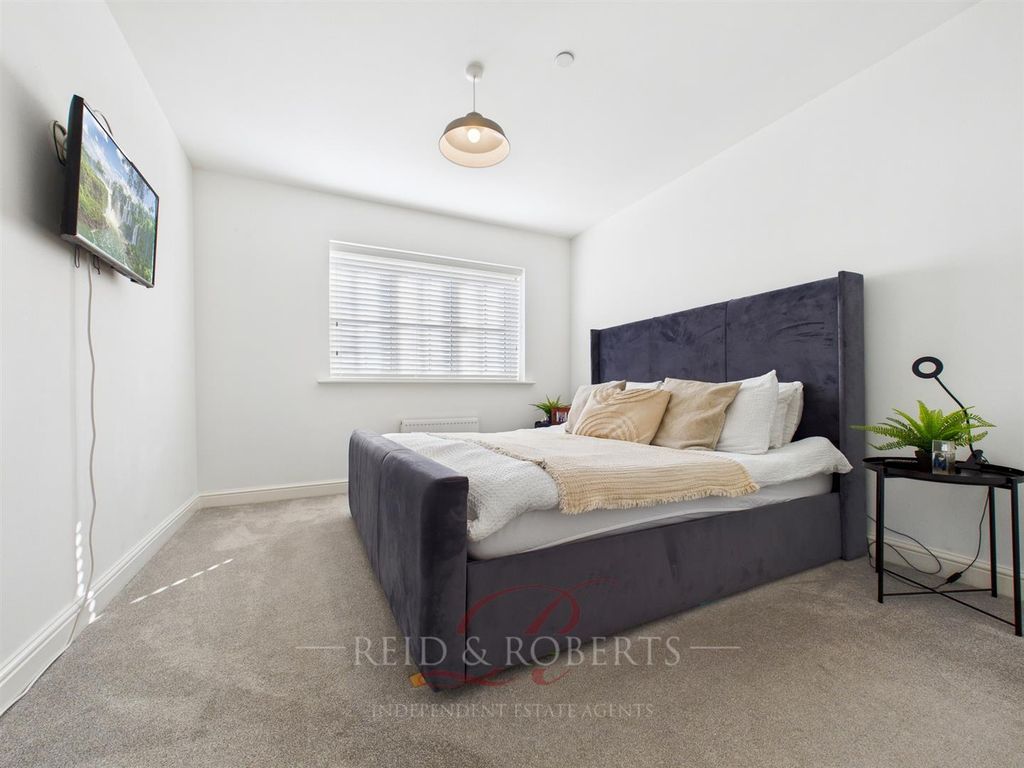 Property photo 3 of 19 Cam05148G0-Pr0079-Still030.Jpg