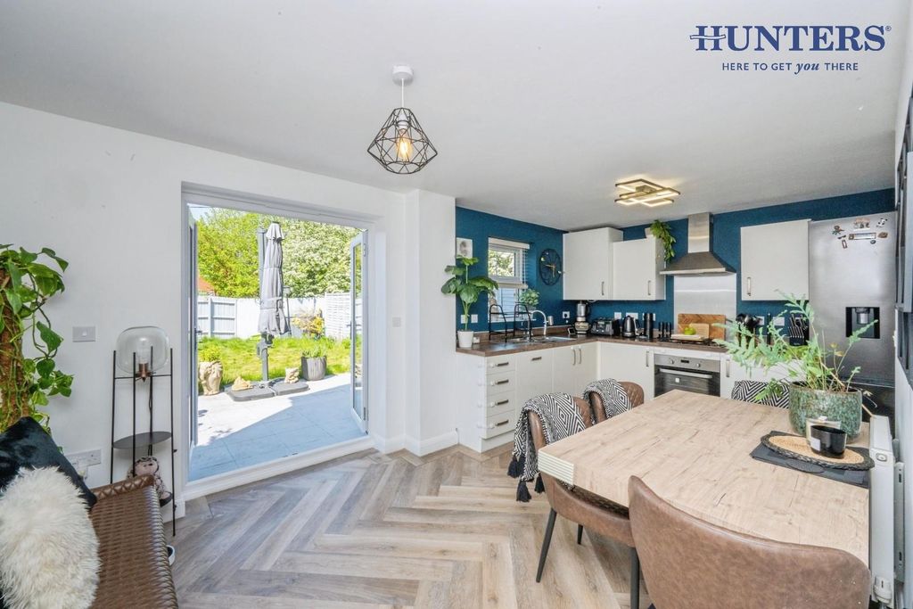 Property photo 2 of 18 35Wakelinway-18.Jpg
