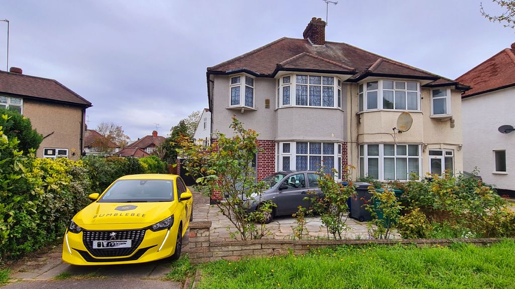 Property photo 1 of 18 Three Bedroom Semi Detached House