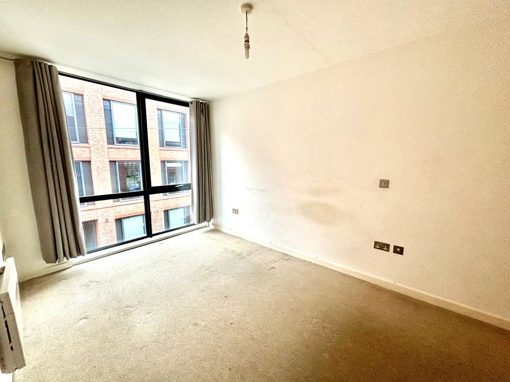 Property photo 3 of 7 Picture No. 05