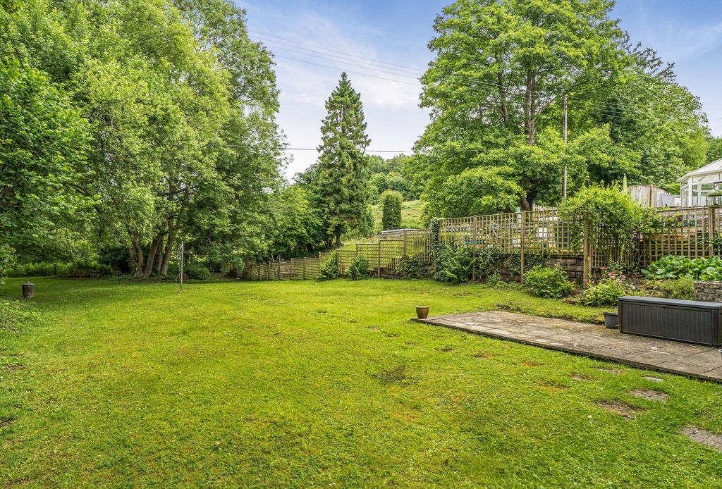 Property photo 3 of 19 1477991-15-6A33Ef...