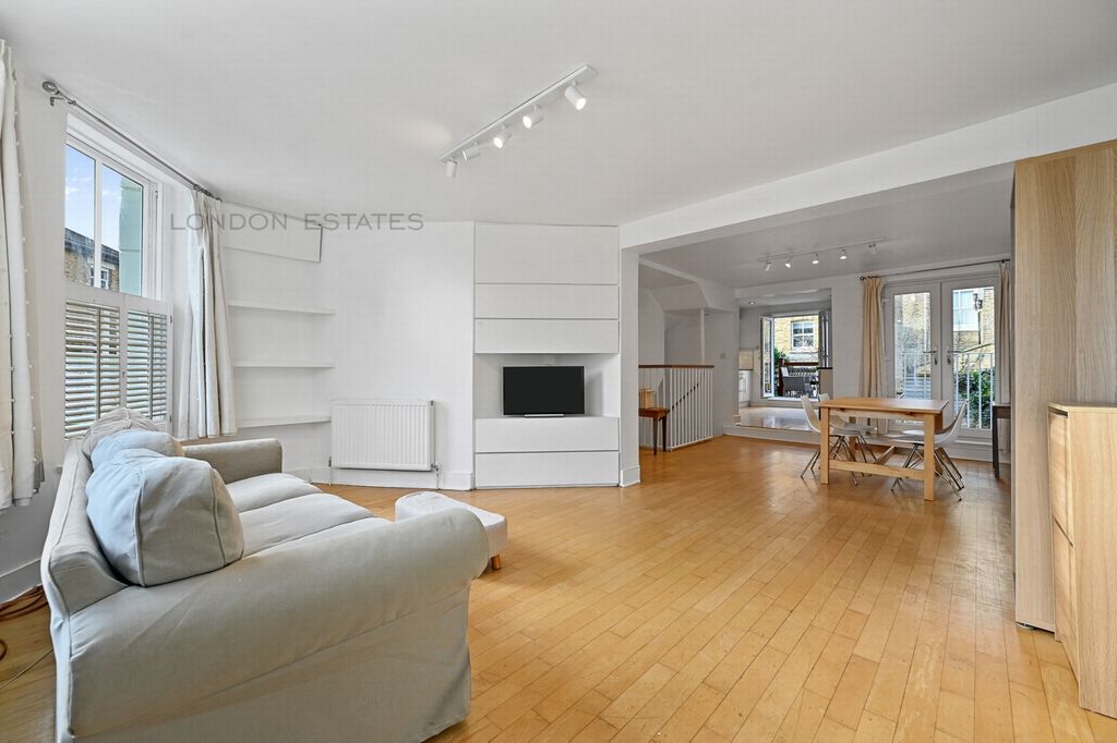 Property photo 1 of 15 Photo 11