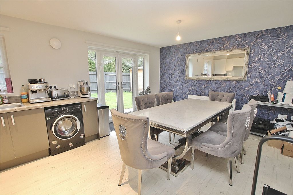 Property photo 3 of 12 Picture No. 10