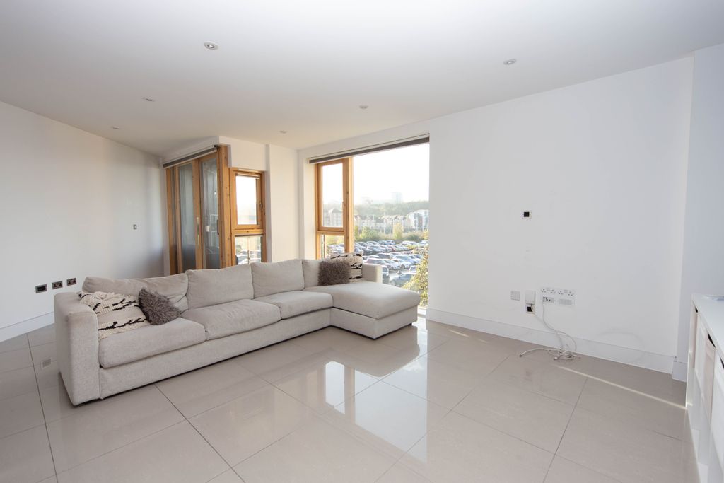 Property photo 3 of 16 Photo 03