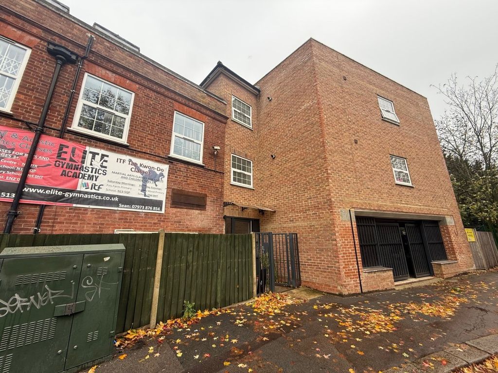 Property photo 1 of 9