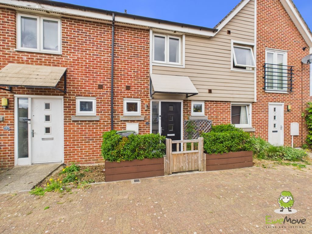 Property photo 1 of 13 Ewemove Estate Agents Basingstoke