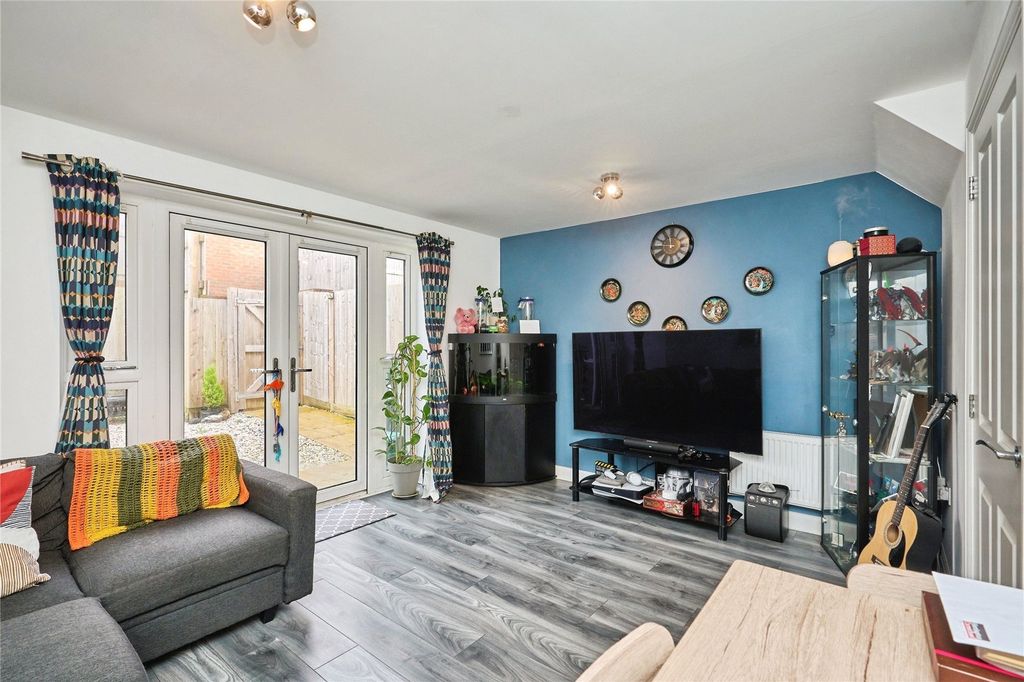 Property photo 3 of 14 Living Room