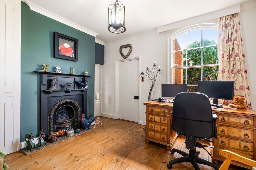 Property photo 3 of 42