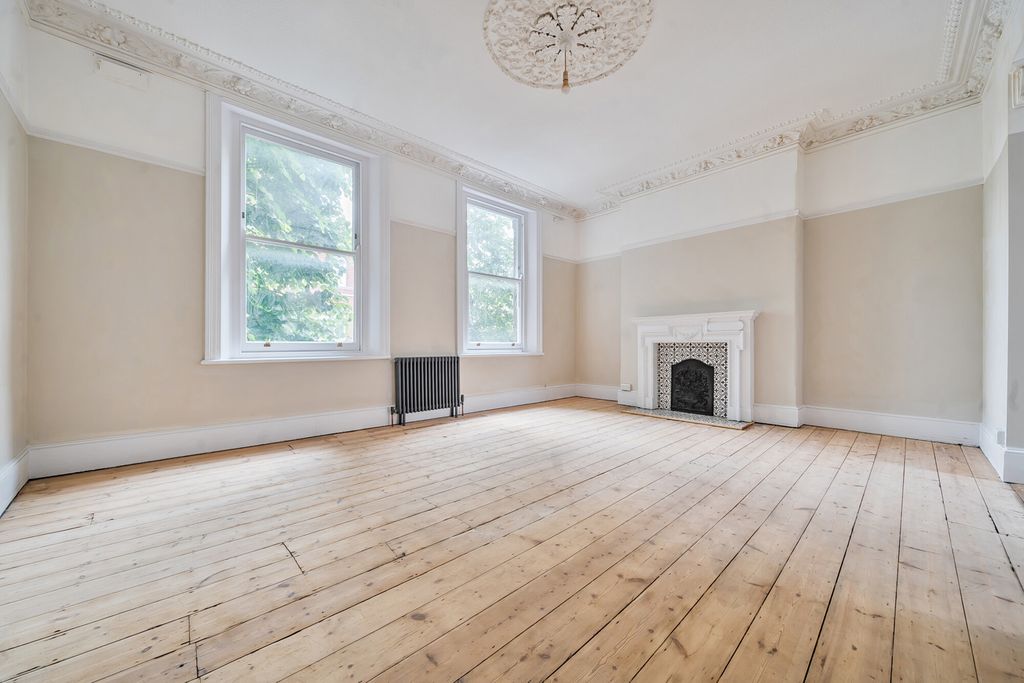 Property photo 1 of 23 1298589-47-682F5F...