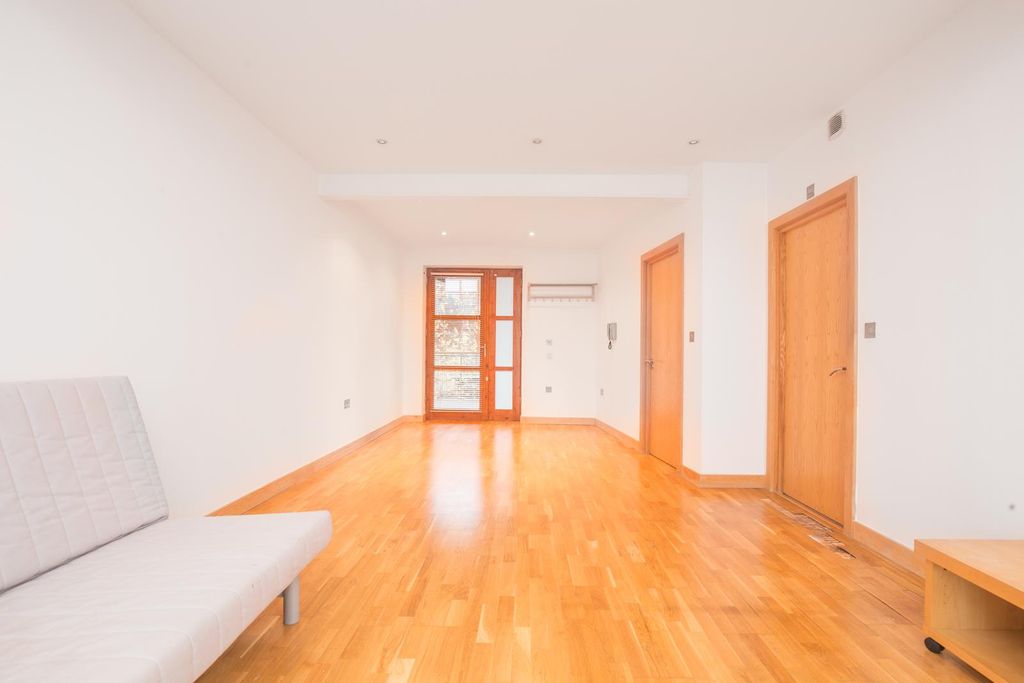 Property photo 1 of 10 Reception