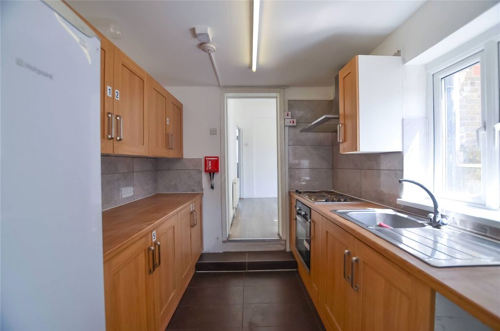 Property photo 2 of 12 Picture 2