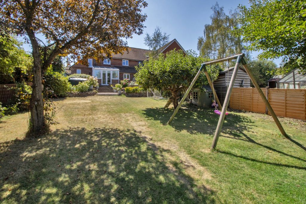 Property photo 3 of 19 Gardens
