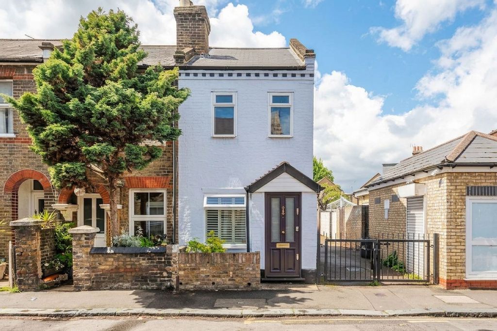 Property photo 1 of 8