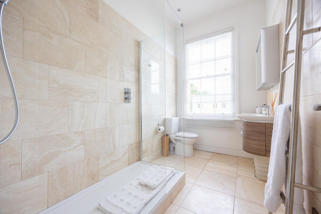 Additional image 15 of 3 bed flat for saleMontpellier Spa Road, Cheltenham, Gloucestershire GL50