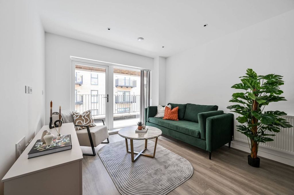 Property photo 3 of 23