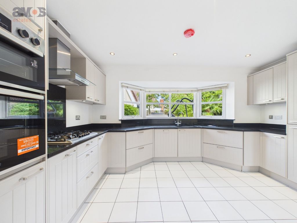 Property photo 2 of 26 5220103