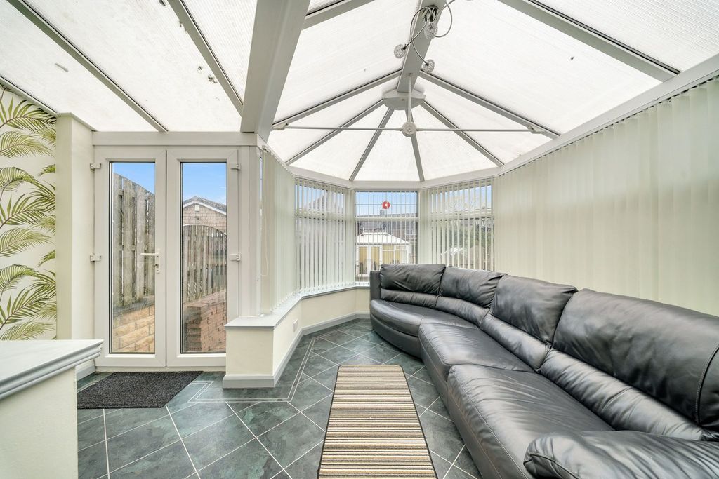 Property photo 3 of 23