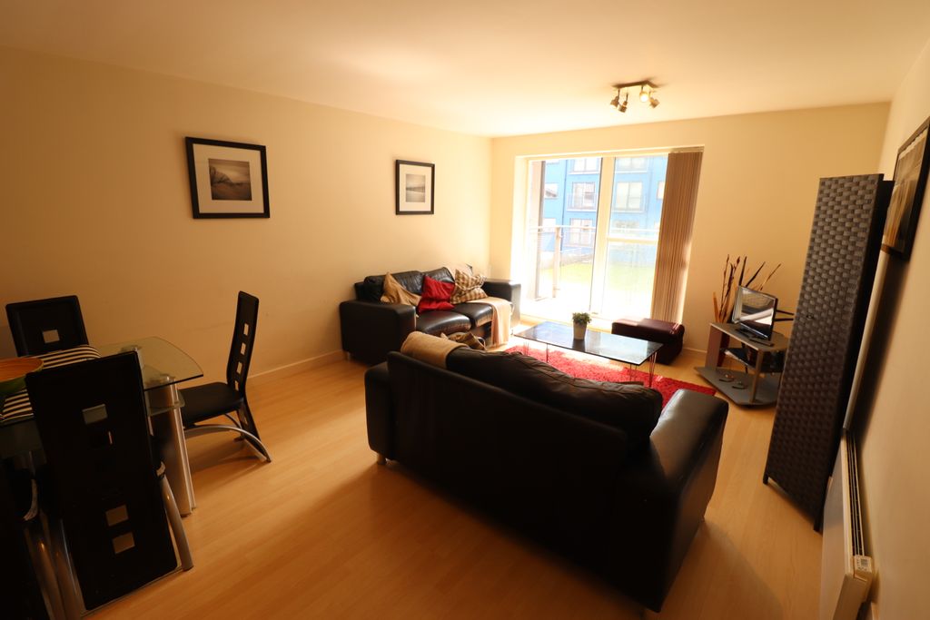 Property photo 2 of 7 Photo 02