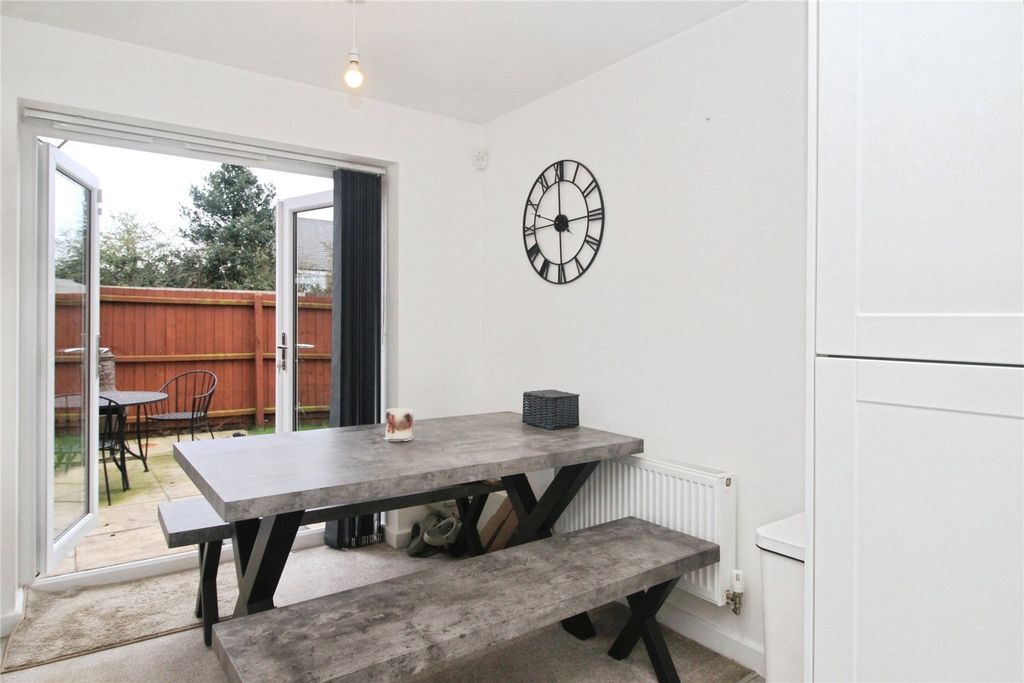 Property photo 3 of 15 Fitted Kitchen/Diner