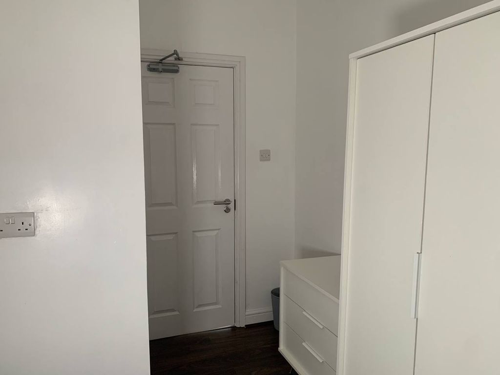 Property photo 3 of 28