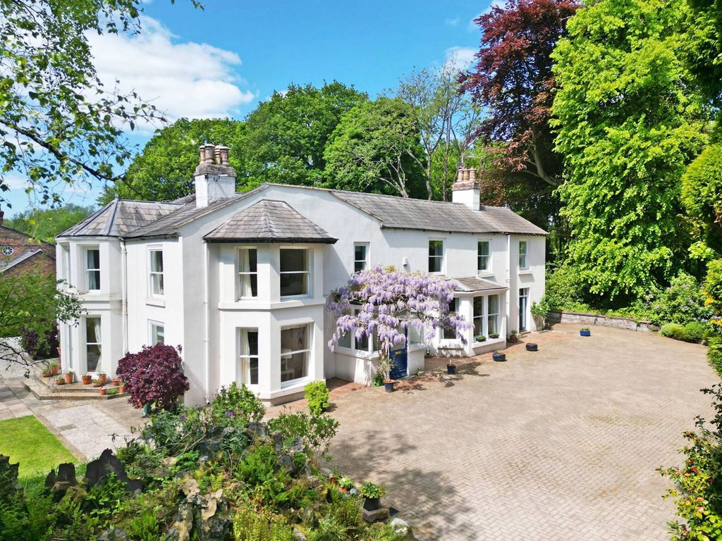 Property photo 1 of 84