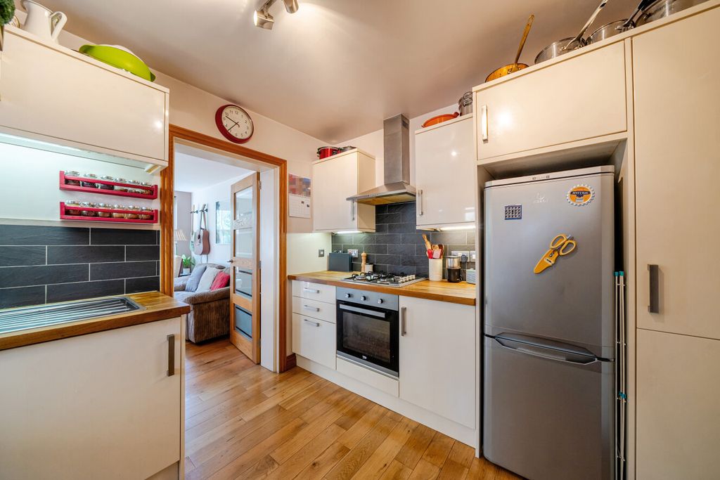 Property photo 3 of 15 1457598-8-6A0Ad88...