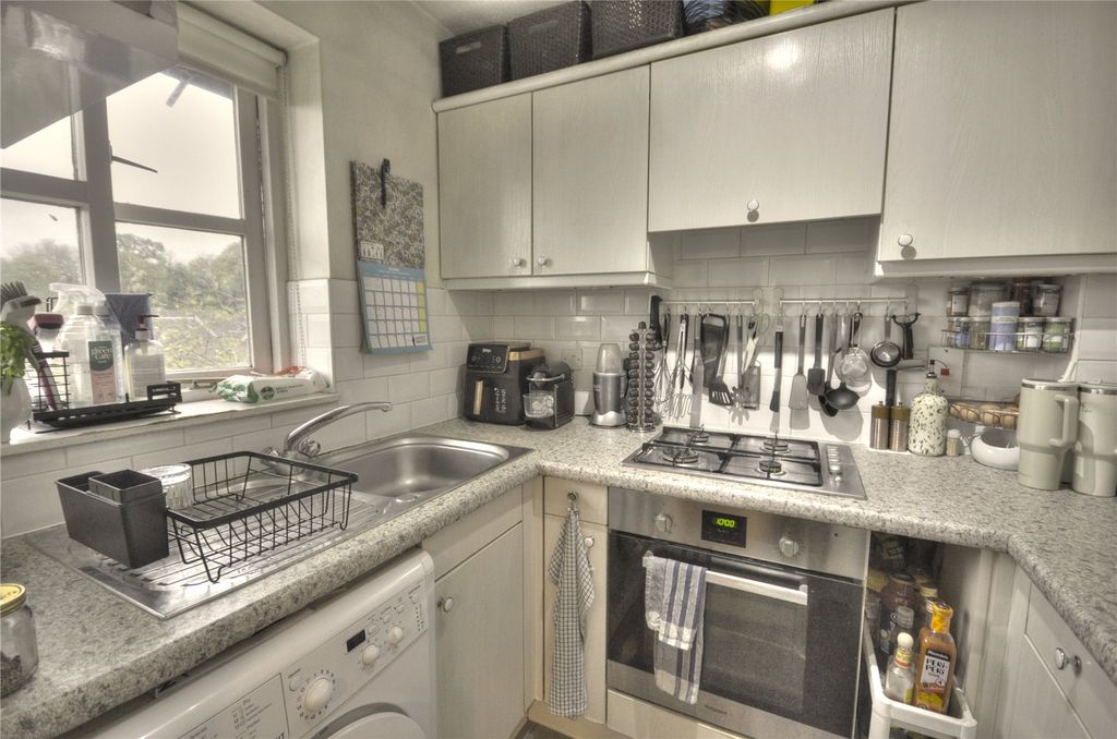 Property photo 2 of 11 Picture No. 15