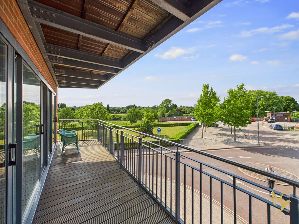 Property photo 2 of 34