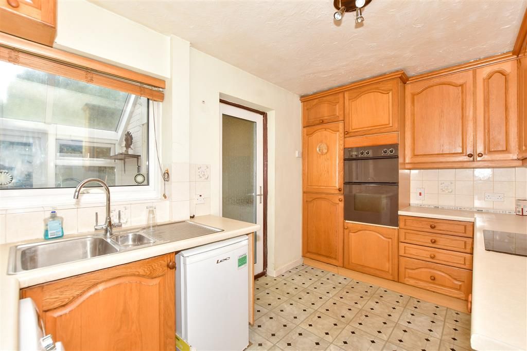 Property photo 3 of 16 Kitchen