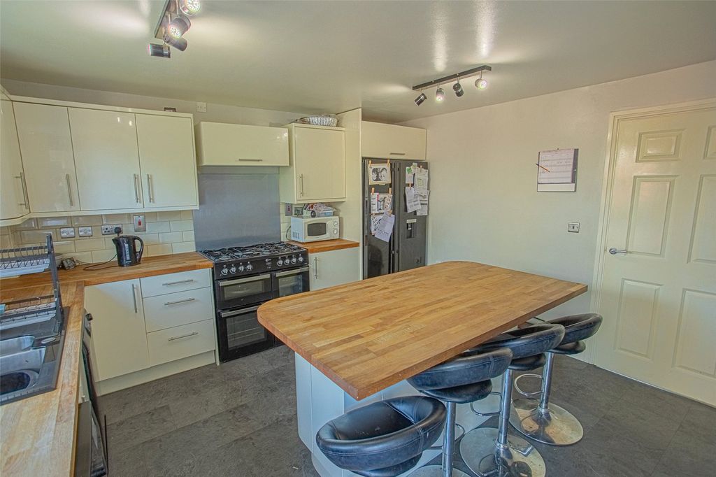 Property photo 2 of 11 Picture No. 08