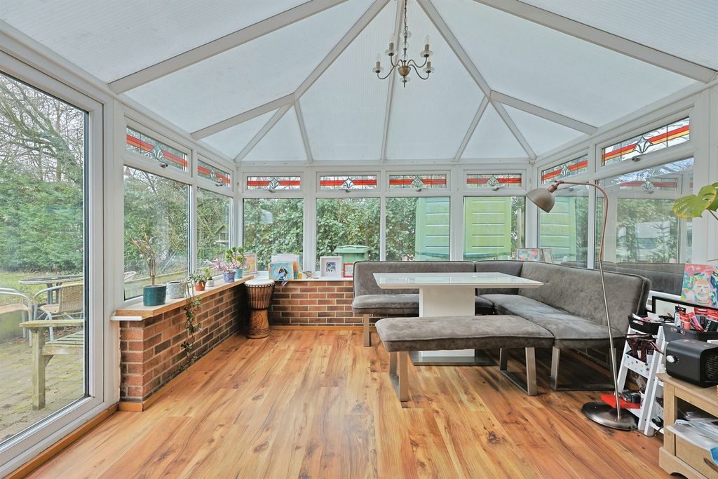 Property photo 2 of 20