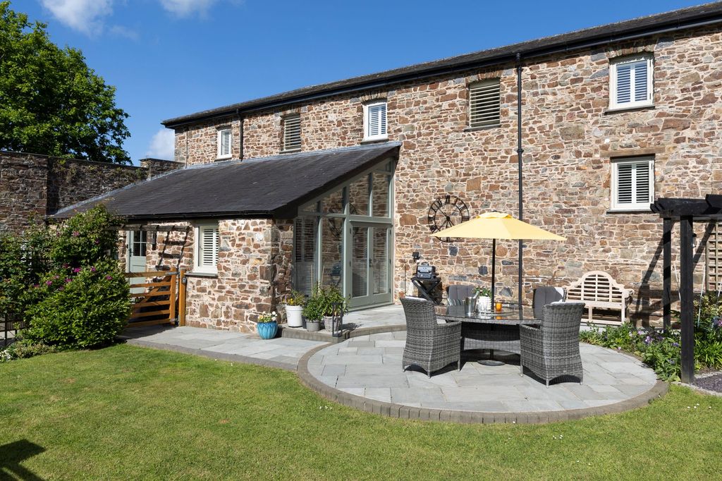 Property photo 1 of 56