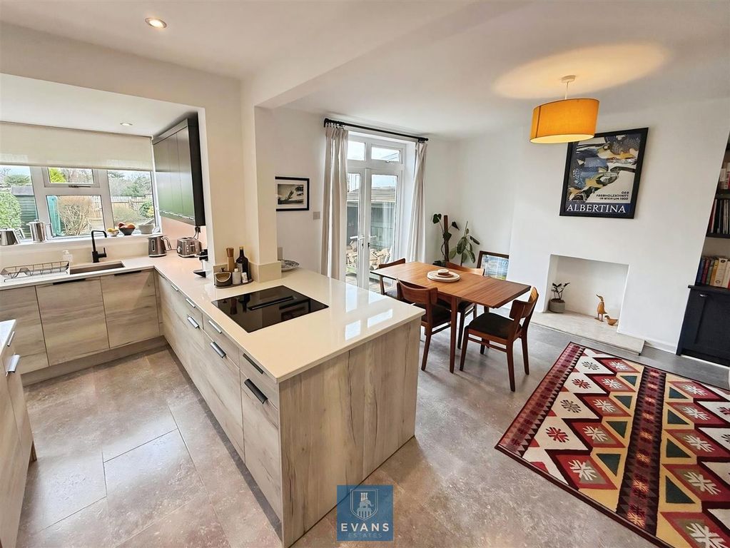 Property photo 2 of 21 Kitchen