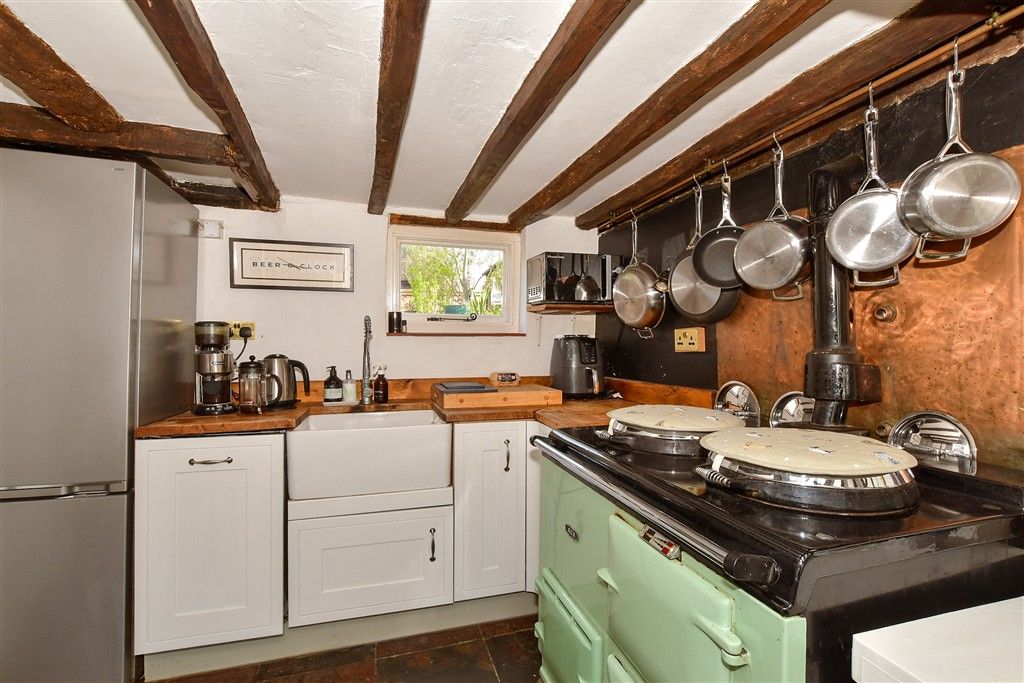 Property photo 3 of 12 Kitchen