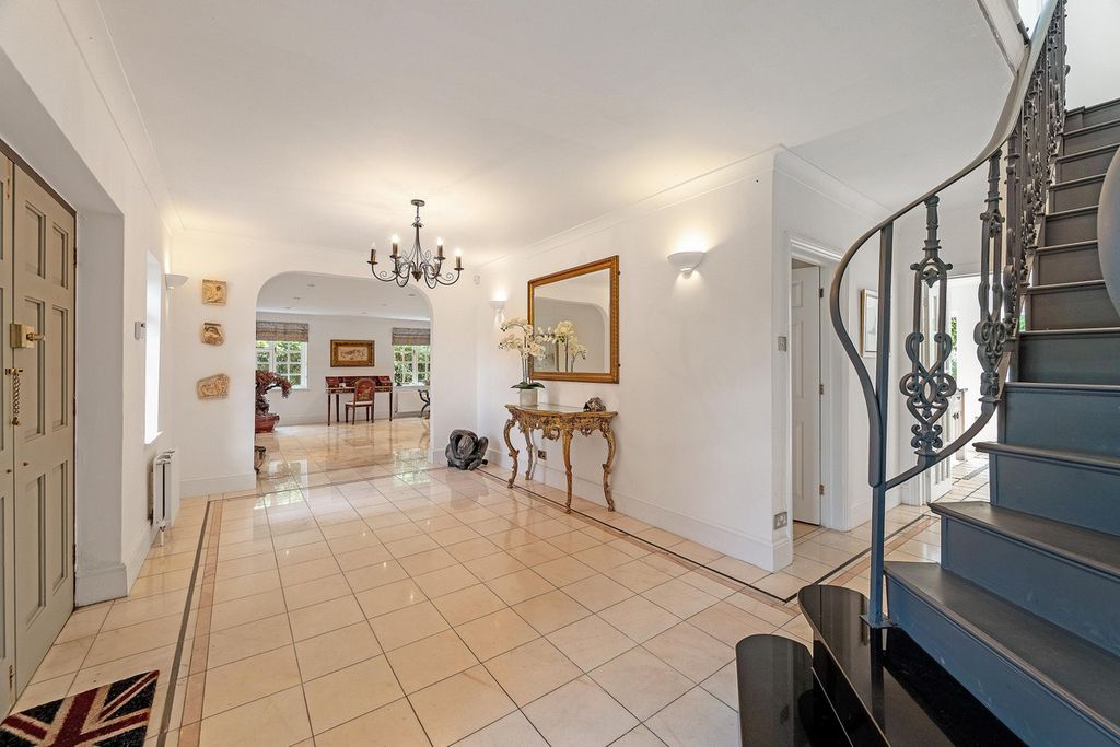 Property photo 3 of 31