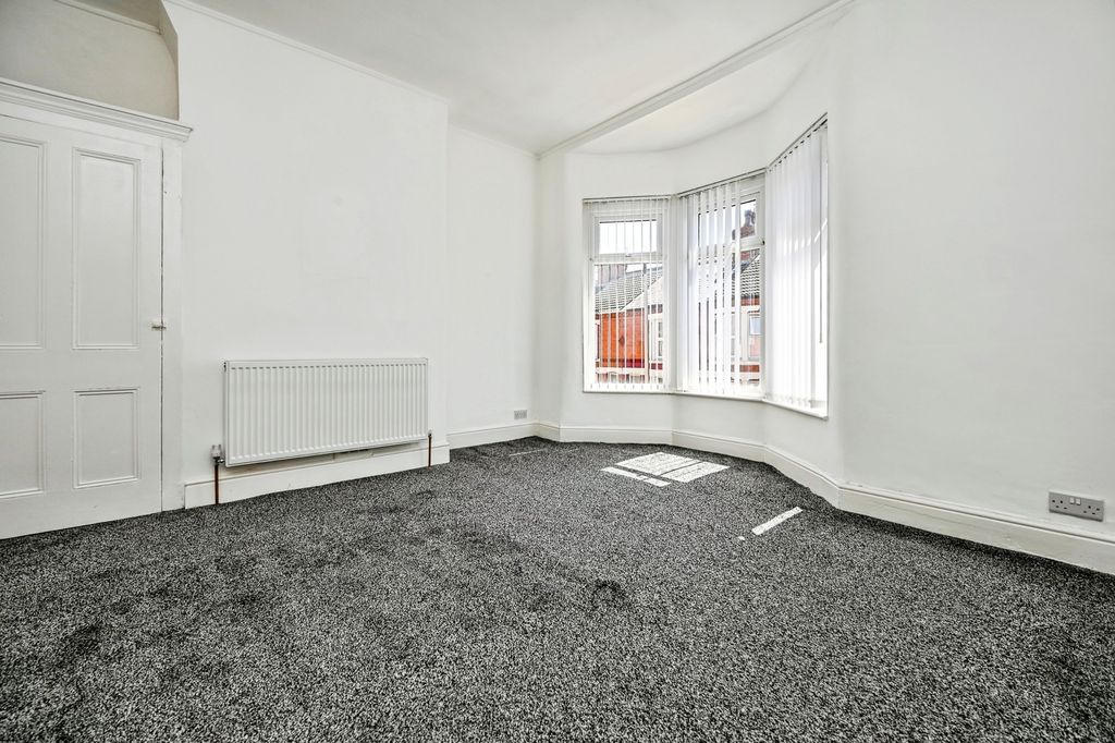 Property photo 3 of 15 Pbox-Img.Jpg