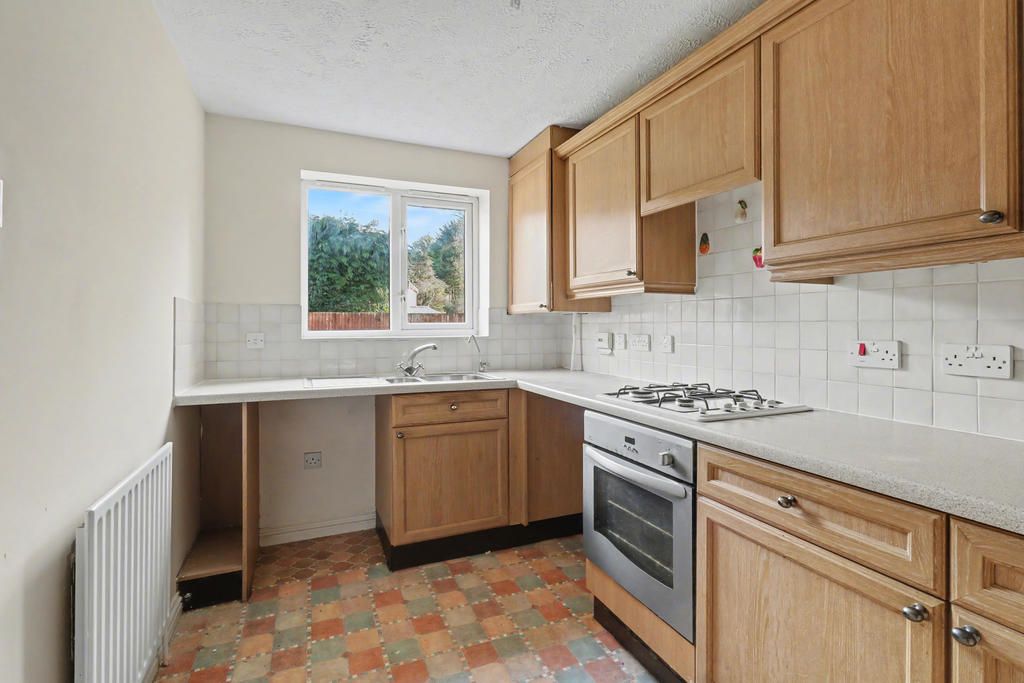 Property photo 3 of 14 Fitted Kitchen