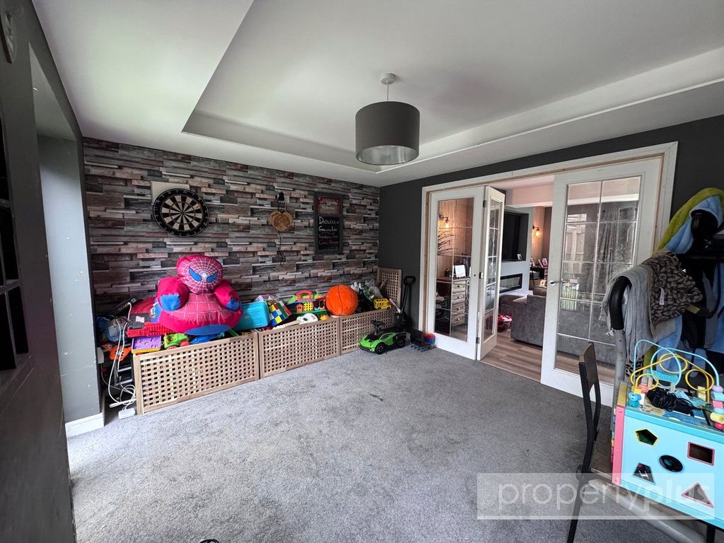 Property photo 3 of 15 Picture No. 07