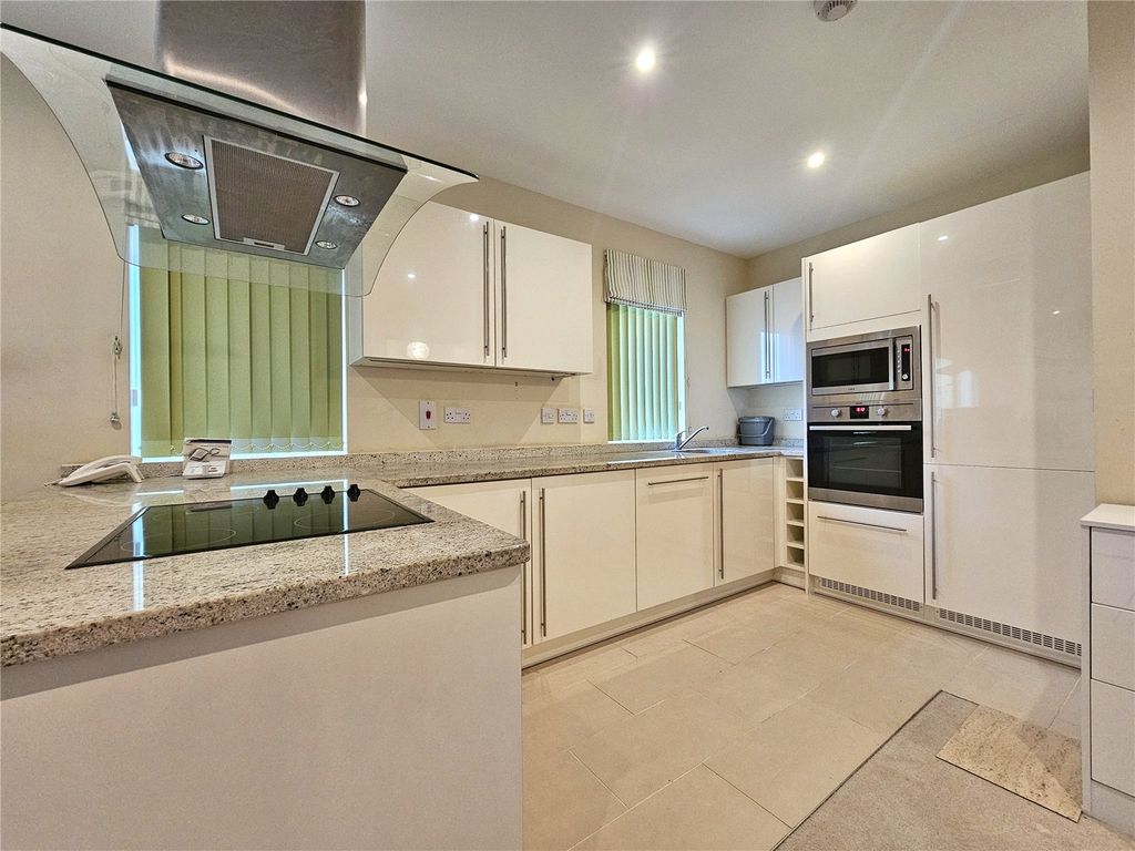 Property photo 2 of 13 Picture No. 12