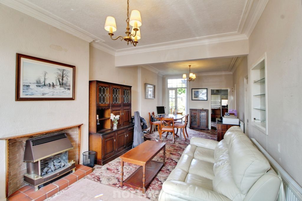 Property photo 2 of 22