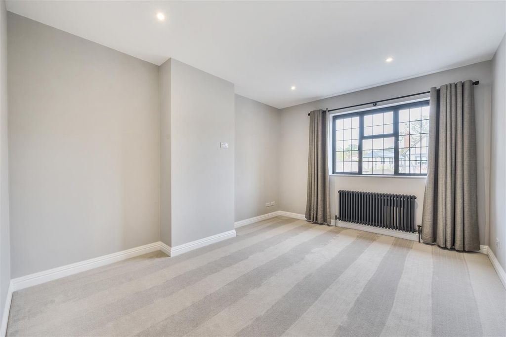 Property photo 3 of 14 1358799-13-68Dd48F8498Fc.Jpg