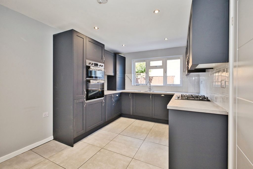 Property photo 3 of 15 Pbox-Img.Jpg