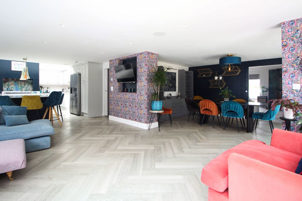 Property photo 2 of 36 Open Plan Interior