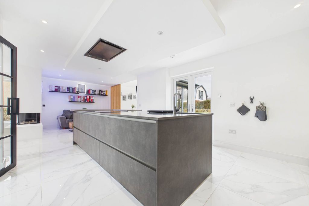 Additional image 6 of 5 bed detached house for saleClyde Street, Carluke ML8