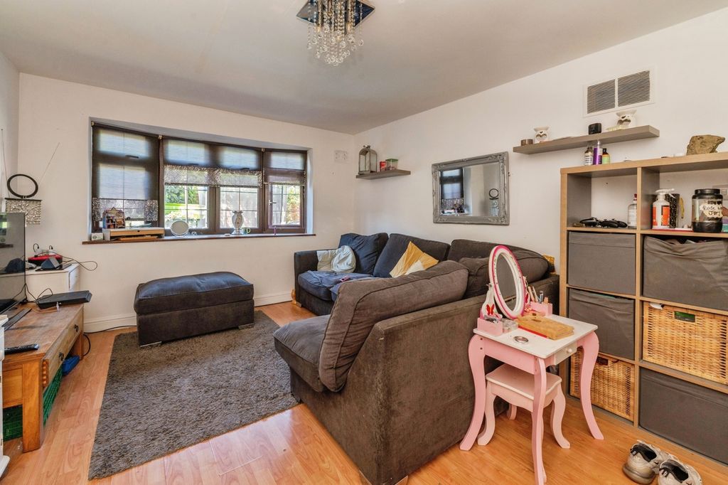 Property photo 2 of 14 Pbox-Img.Jpg