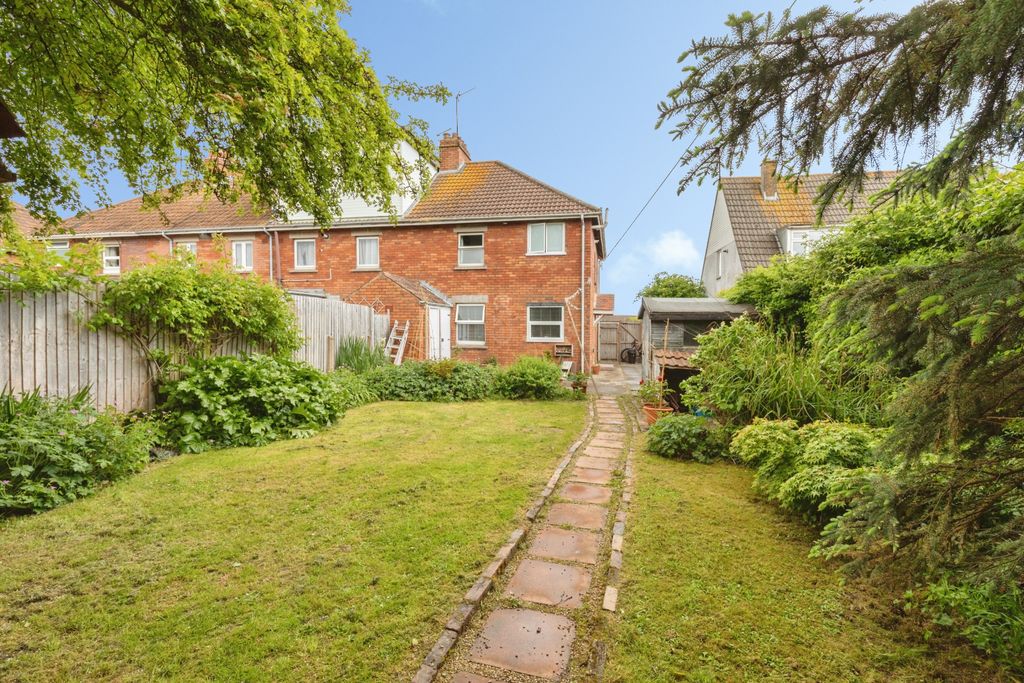 Property photo 2 of 20