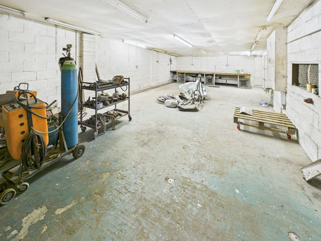 Property photo 2 of 5
